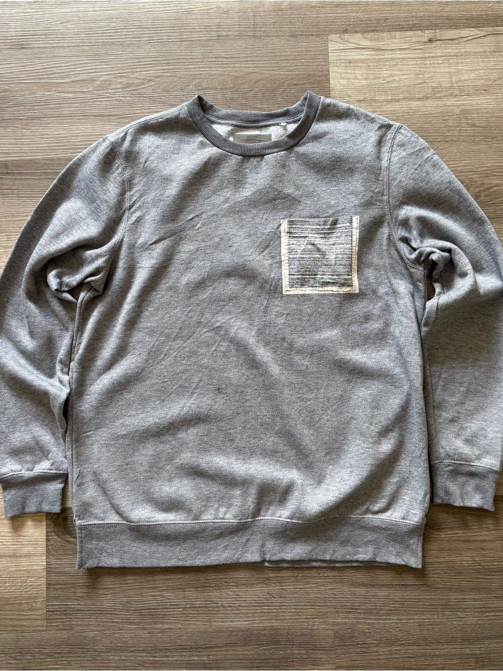 Active USA Men's Gray Crewneck Sweatshirt with Contrast Chest Patch